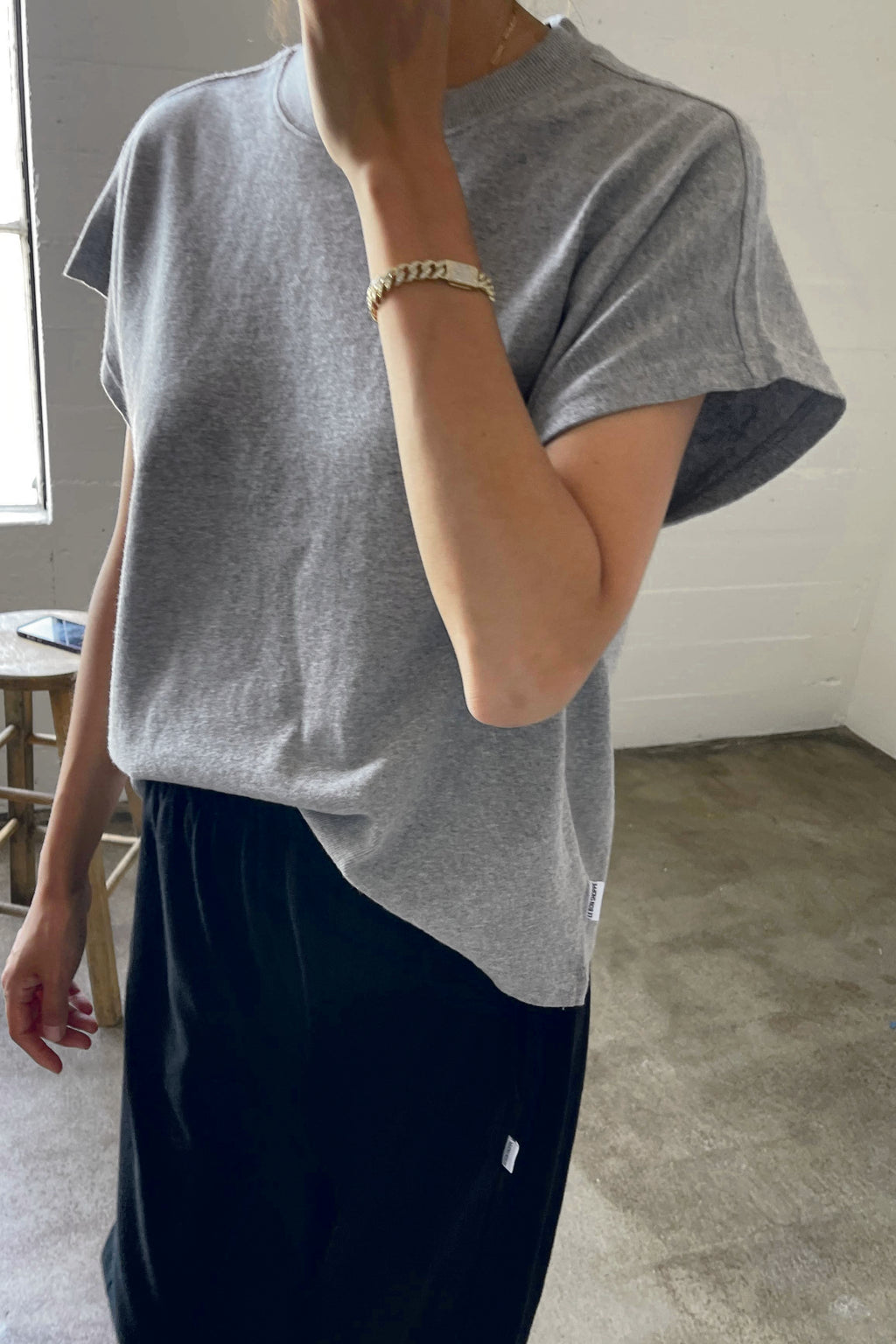 Stylish Jeanne Tee in Ht. Grey