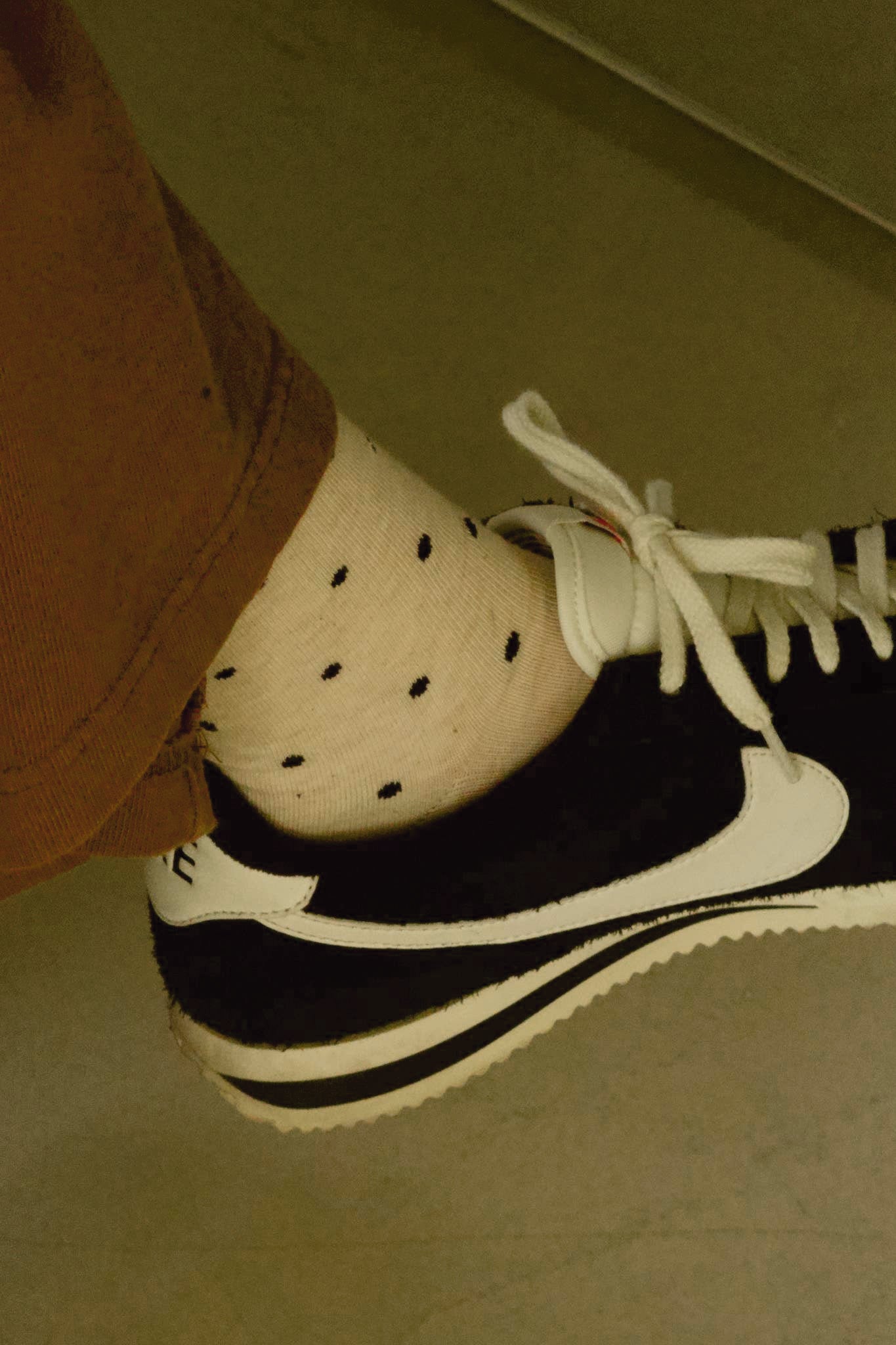 Chic Oatmeal Polka Dot Sneaker Socks