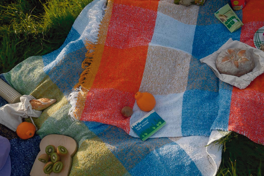 Smooth Suave Paseo Blanket Roll